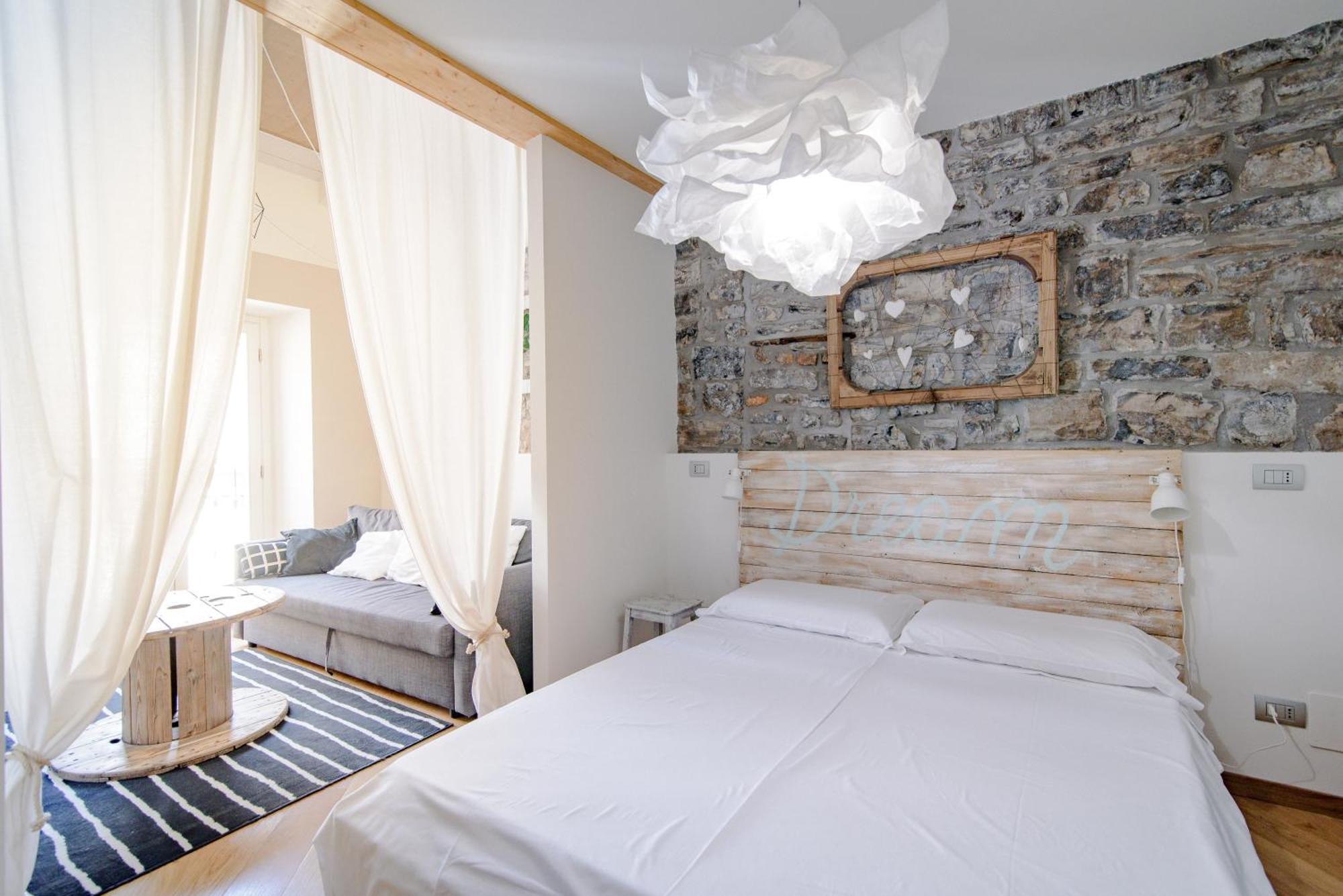 Gem Of The Lake - Luxury Apartment Como Old Town Exterior photo